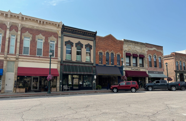 Small-Town Iowa: Discover the Heart of Authentic America